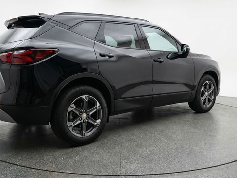Used 2025 Chevrolet Blazer LT image 9