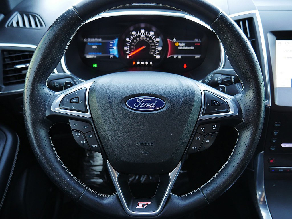 Used 2020 Ford Edge ST w/ Cold Weather Package AWD/4WD image 19