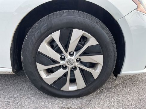 Used 2024 Nissan Altima 2.5 S image 17