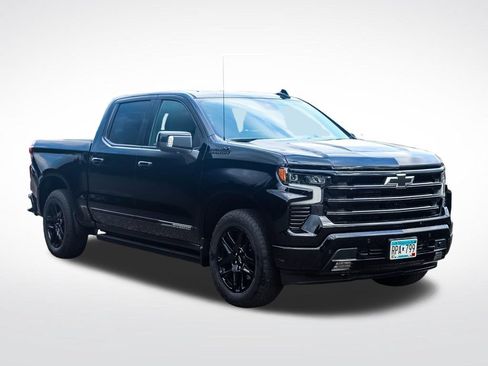 Used 2025 Chevrolet Silverado 1500 High Country w/ Midnight Edition AWD/4WD image 7