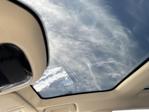 Used 2023 Lexus RZ 450e Premium w/ Accessory Package (2T) image 4