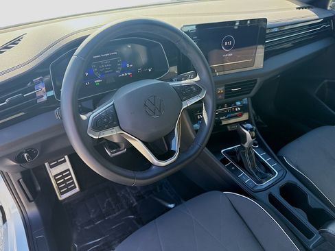 Certified 2025 Volkswagen Jetta Sport image 9