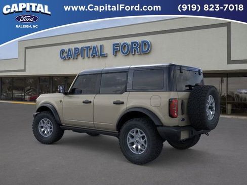 New 2025 Ford Bronco Badlands image 4