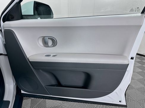 Used 2024 Hyundai Ioniq 5 SE image 31