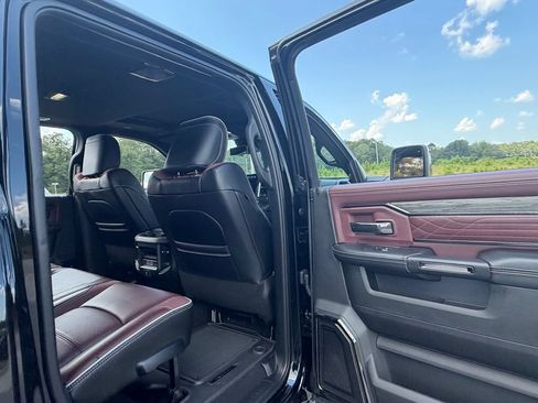 Used 2025 RAM 2500 Limited AWD/4WD image 26