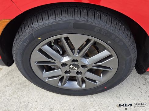 Certified 2021 Kia Soul S image 10