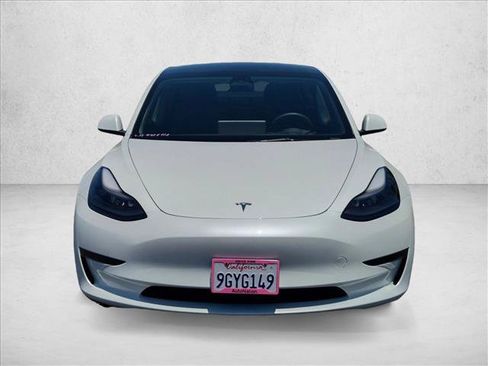 Used 2023 Tesla Model 3 Standard Range RWD image 2