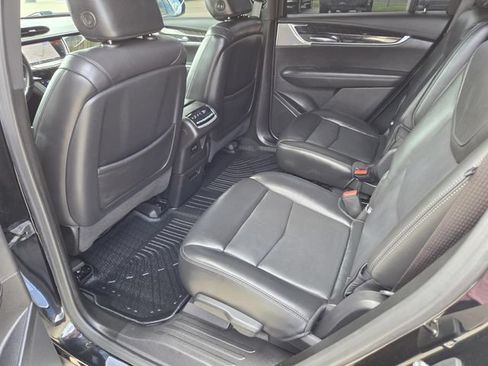 Used 2023 Cadillac XT6 Premium Luxury w/ Technology Package FWD image 15