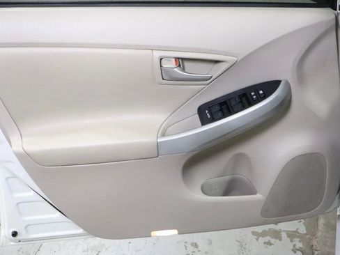 Used 2015 Toyota Prius Two image 10