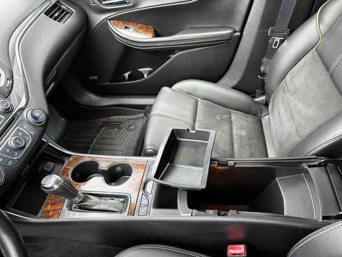 Used 2015 Chevrolet Impala LT image 18
