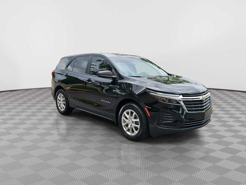 Certified 2023 Chevrolet Equinox LS w/ LS Convenience Package FWD image 2