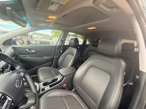 Used 2023 Hyundai Kona Limited AWD/4WD image 12