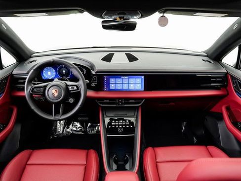 New 2026 Porsche Macan 4 Electric image 21