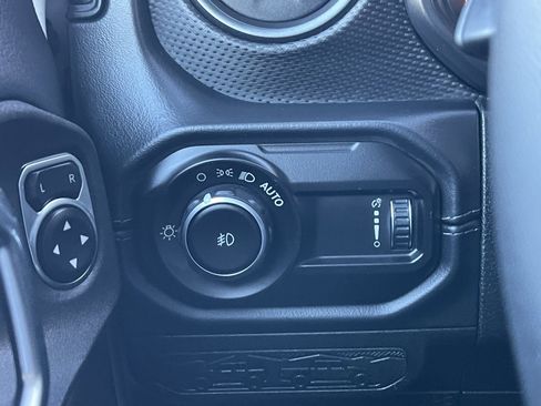 New 2026 Jeep Wrangler Unlimited Rubicon w/ Technology Group image 35