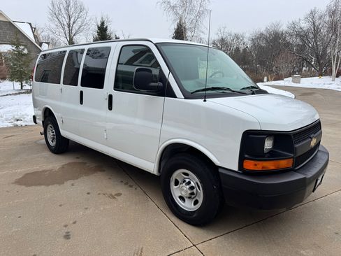Used 2015 Chevrolet Express 2500 LS image 8