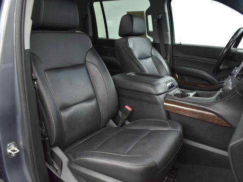 Used 2020 Chevrolet Suburban LT image 37