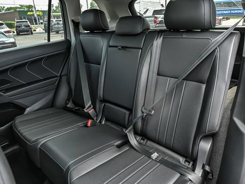 Used 2022 Volkswagen Tiguan SE AWD/4WD image 17