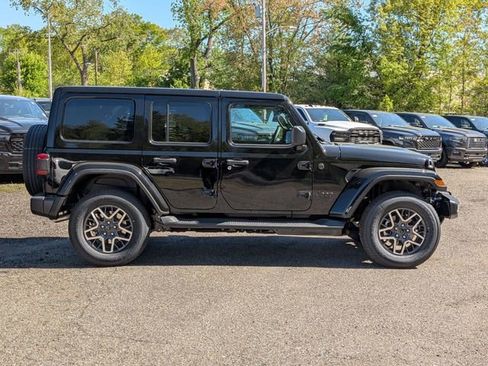 New 2026 Jeep Wrangler Unlimited Sahara AWD/4WD image 2