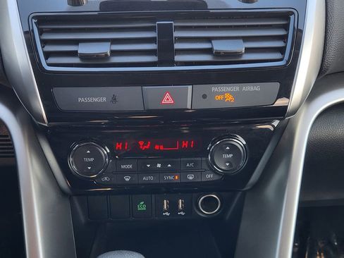 Used 2024 Mitsubishi Eclipse Cross SE image 19