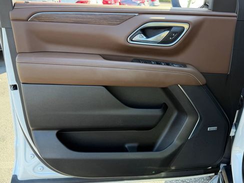 Used 2023 Chevrolet Tahoe High Country image 14