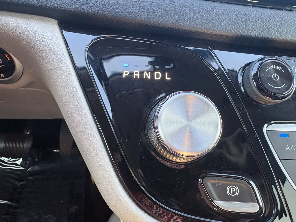 Used 2022 Chrysler Pacifica Touring-L FWD image 25