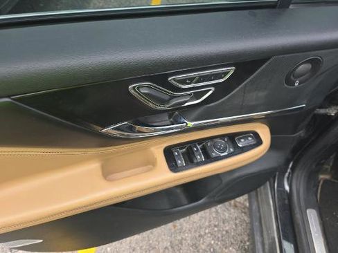 Used 2020 Lincoln Corsair Reserve w/ Equipment Group 201A image 9