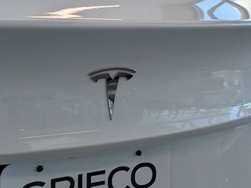 Used 2023 Tesla Model 3 Standard Range image 9