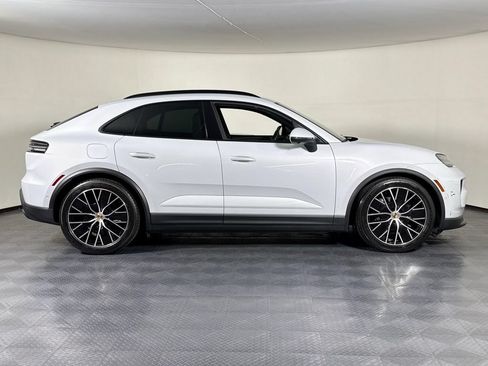 Certified 2024 Porsche Macan 4 Electric AWD/4WD image 8