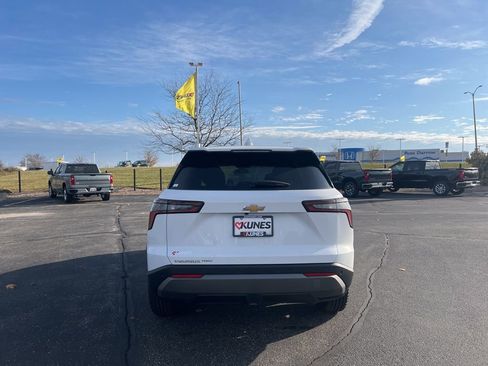 New 2026 Chevrolet Equinox LT image 4