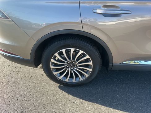 Used 2020 Lincoln Aviator Reserve w/ Equipment Group 201A image 10