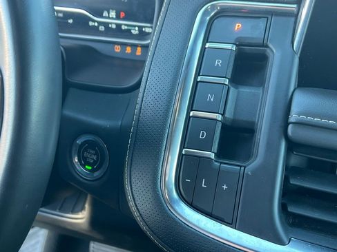 Certified 2023 Chevrolet Suburban Premier image 29