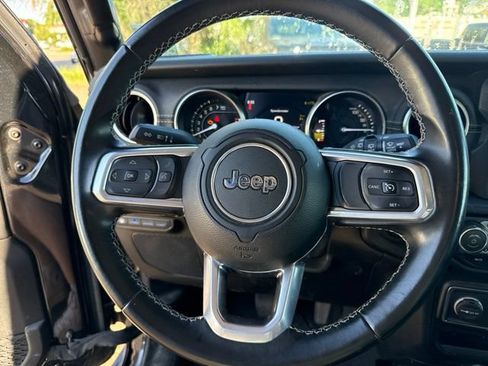 Used 2021 Jeep Wrangler Unlimited Sahara AWD/4WD image 16