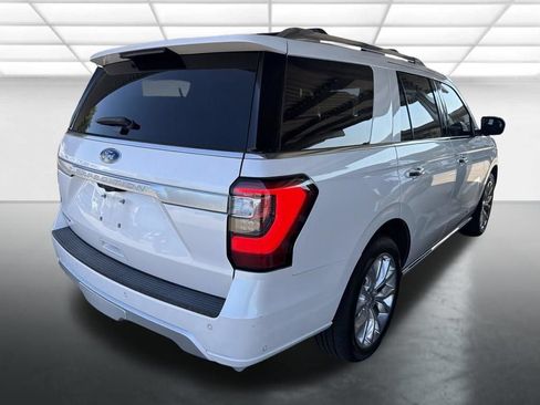 Used 2019 Ford Expedition Platinum RWD image 2