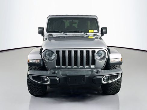 Used 2019 Jeep Wrangler Unlimited Sahara image 2