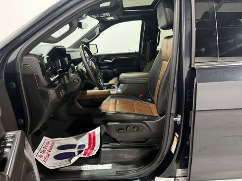 Used 2023 Chevrolet Silverado 1500 High Country w/ Technology Package image 14