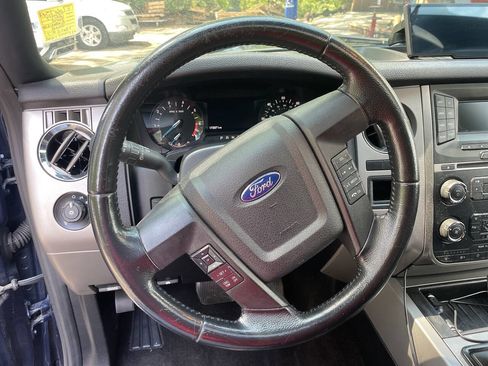 Used 2017 Ford Expedition XLT image 12