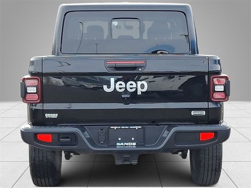 Used 2022 Jeep Gladiator Overland w/ Popular Equipment Package image 5
