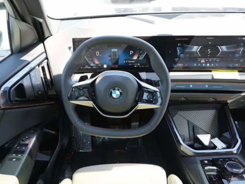 Used 2025 BMW X3 xDrive30 w/ Convenience Package AWD/4WD image 8
