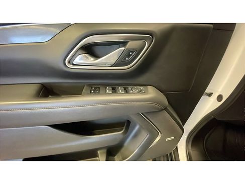 Used 2024 GMC Yukon XL AT4 w/ AT4 Premium Package AWD/4WD image 10