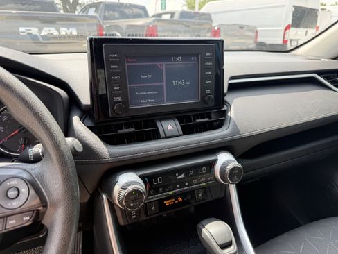 Used 2019 Toyota RAV4 XLE FWD image 19