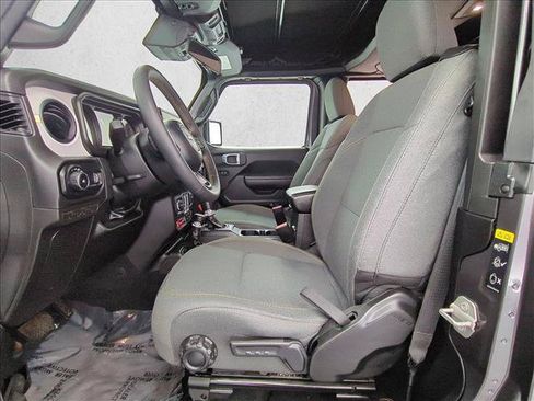 Used 2024 Jeep Wrangler Sport AWD/4WD image 17