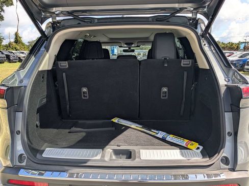 Used 2023 INFINITI QX60 Sensory w/ Cargo Package AWD/4WD image 11