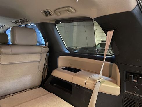 Used 2014 Toyota Sequoia Platinum AWD/4WD image 17