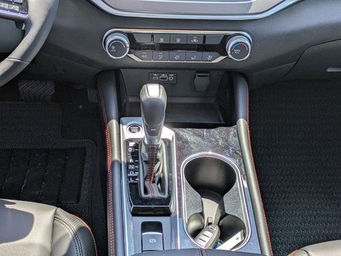 New 2025 Nissan Altima 2.5 SR image 12