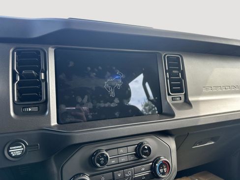 Used 2025 Ford Bronco 4-Door AWD/4WD image 12