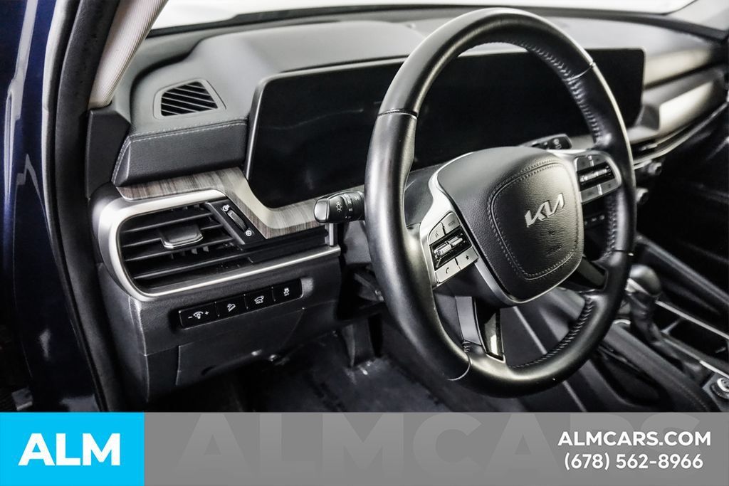Used 2024 Kia Telluride EX w/ EX Captain's Chair Package FWD image 31