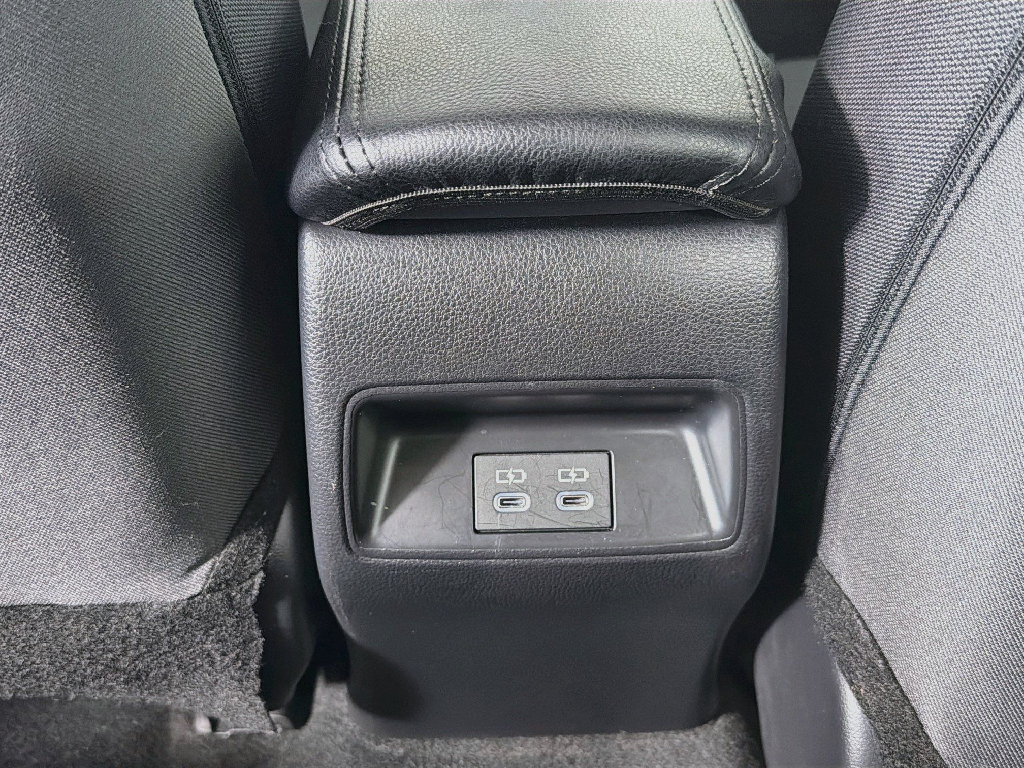 Used 2025 Toyota Corolla LE FWD image 27