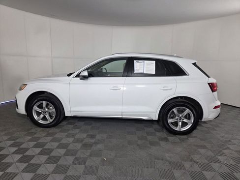 Used 2021 Audi Q5 Premium w/ Convenience Package image 9