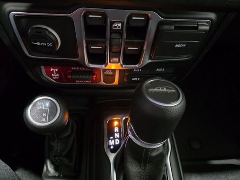 New 2025 Jeep Gladiator Sport AWD/4WD image 36