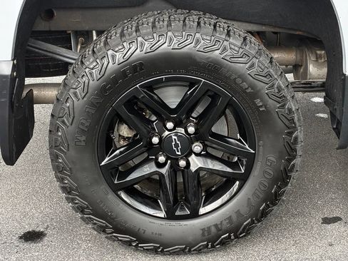 Used 2024 Chevrolet Silverado 1500 Custom Trail Boss w/ LPO, Dark Essentials Package AWD/4WD image 41